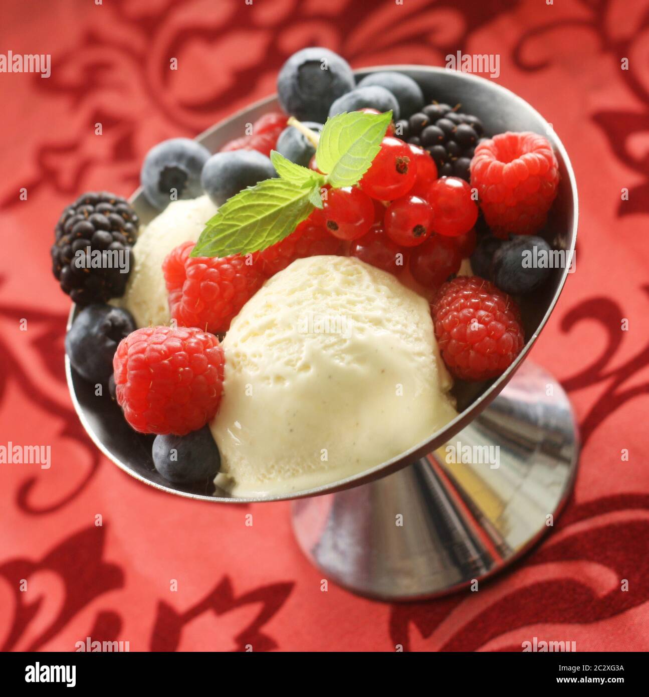 Mixed fruit dessert hires stock photography and images Alamy