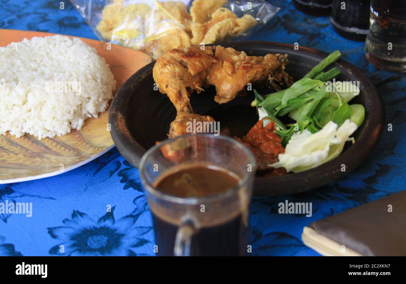 Cheap traditional indonesian meal bebek goreng. Bebek goreng, the