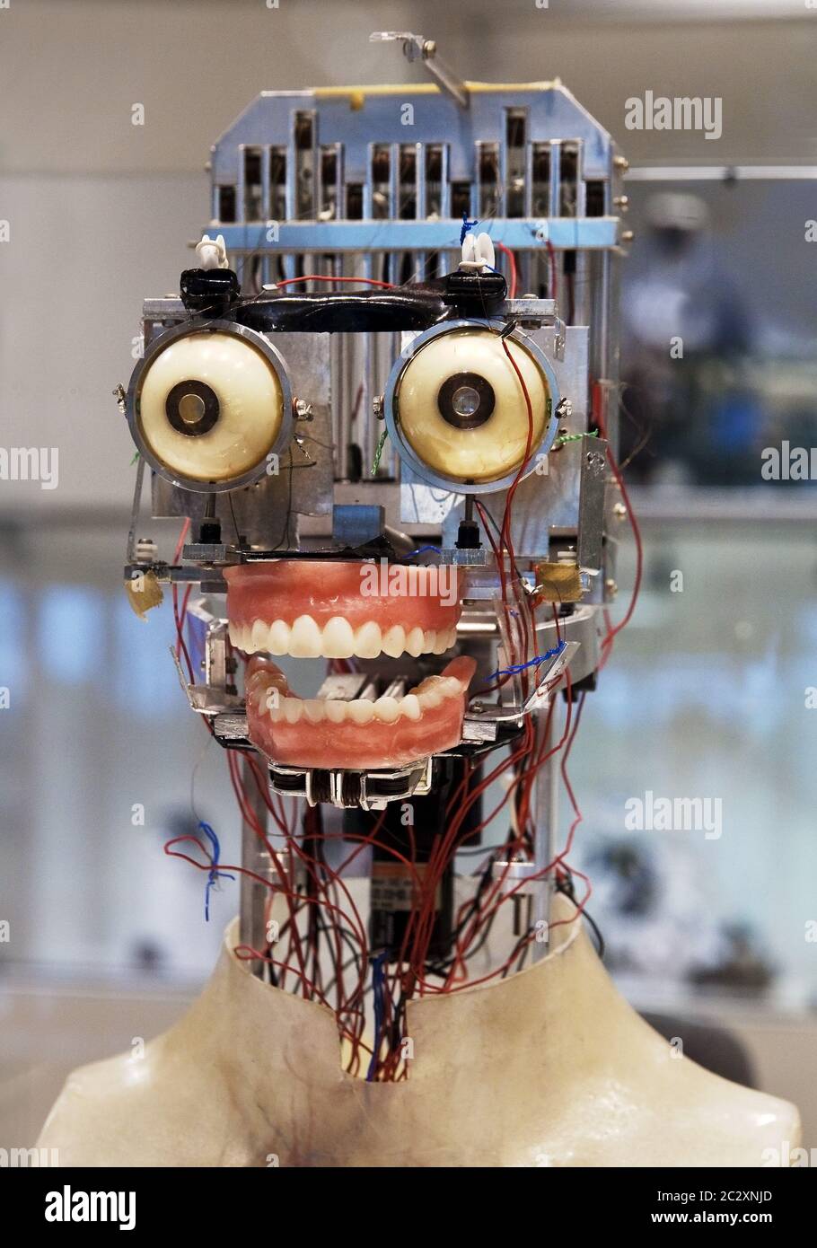 Robot face hi-res stock photography and images - Alamy