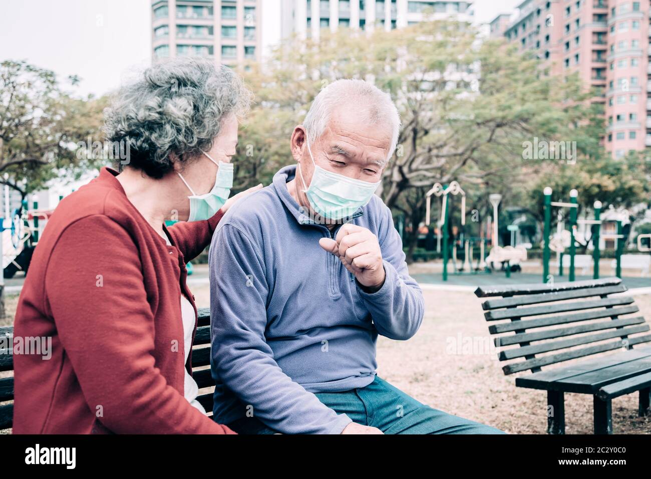 Chinese old man wear mask hi-res stock photography and images - Alamy