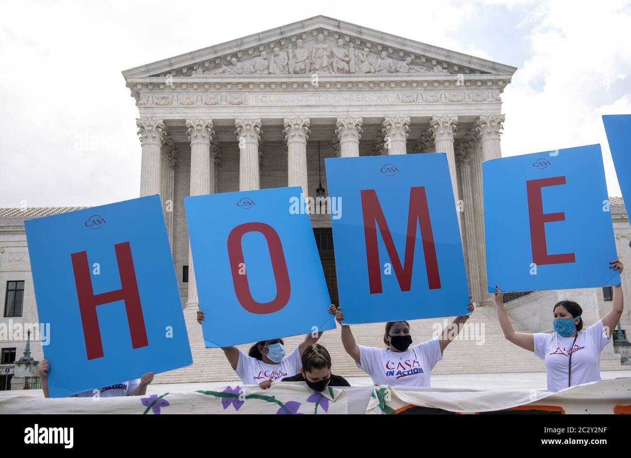 Children outside us supreme court hi-res stock photography and images ...