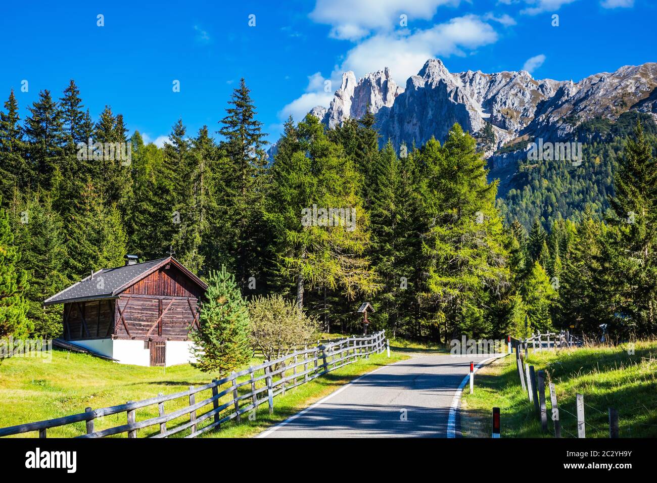 Lovely sunny day hi-res stock photography and images - Alamy