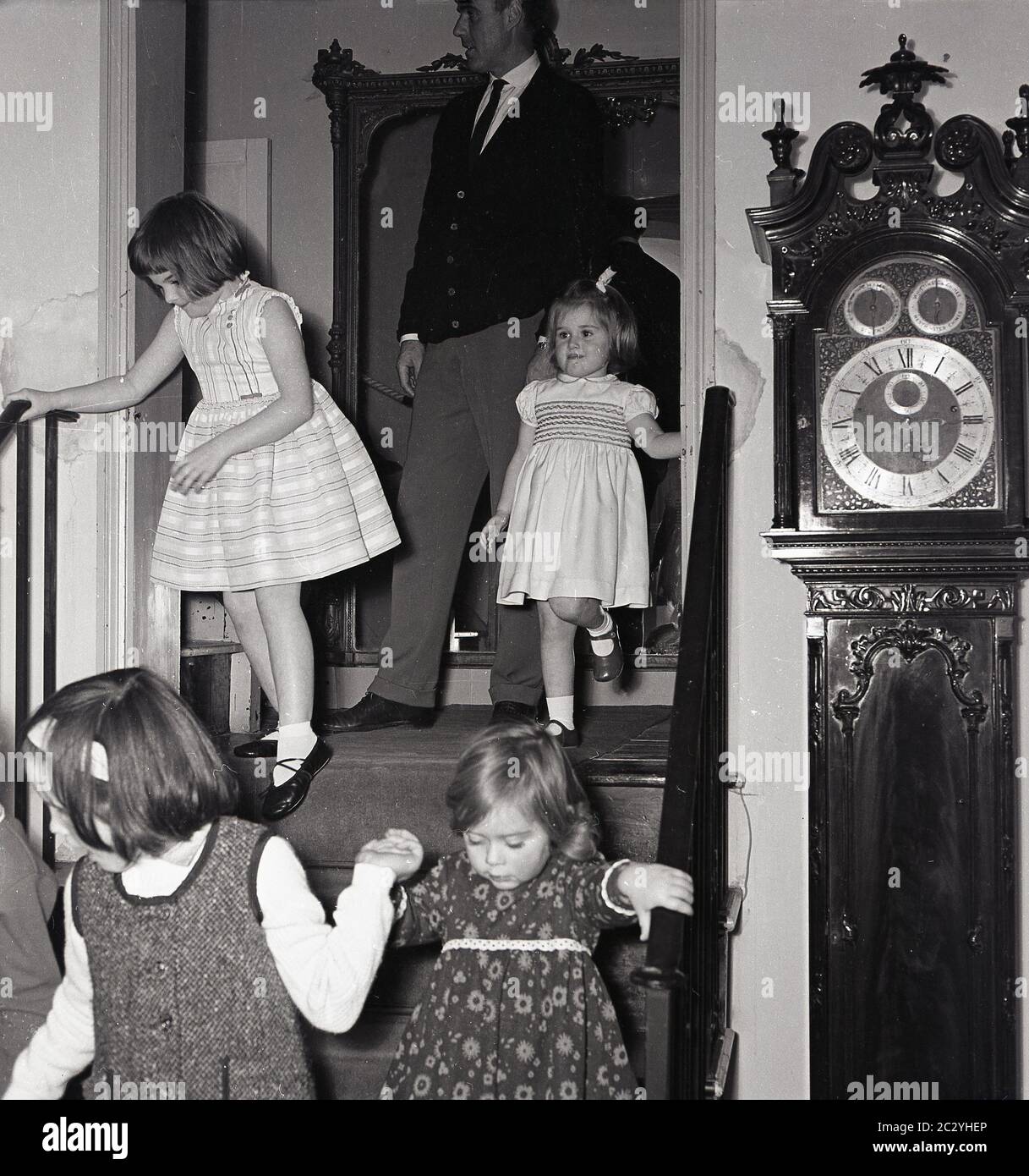 Download Page 5 Grandfather Clock Not Pendulum Clock High Resolution Stock Photography And Images Alamy