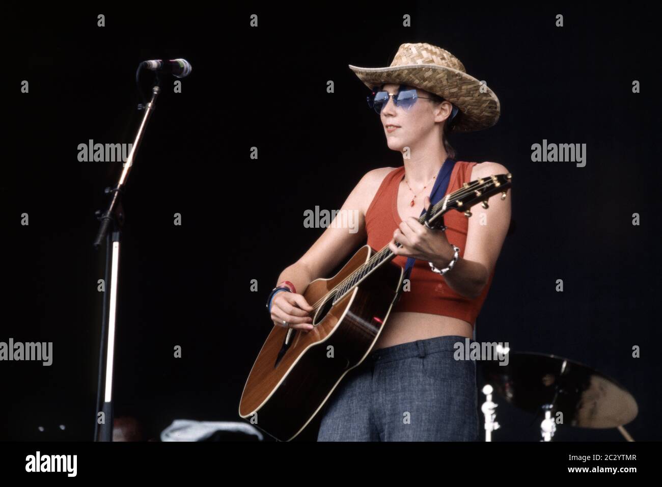 Beth Orton performing at the Glastonbury Festival 1999, Worthy Farm, Somerset, England, United Kingdom. Stock Photo