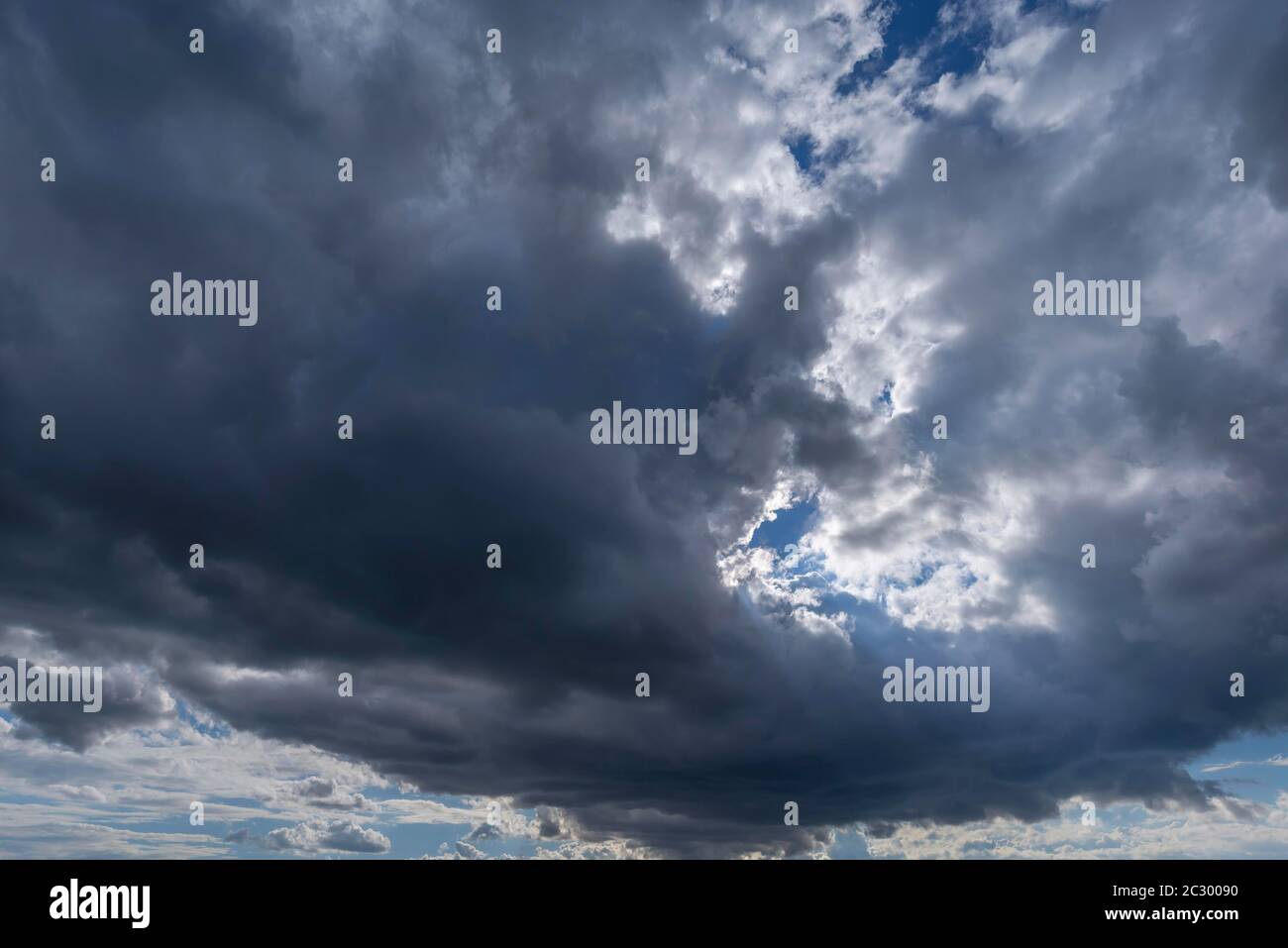 Nimbostratus rain cloud hires stock photography and images Alamy