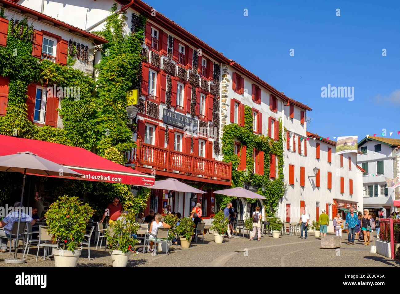 Hotel Restaurant Euskadi, Karrika Nagusia, Espelette, Department of Pyrenees-Atlantiques. Region Nouvelle-Aquitaine, Pays Basque, Basque Country Stock Photo