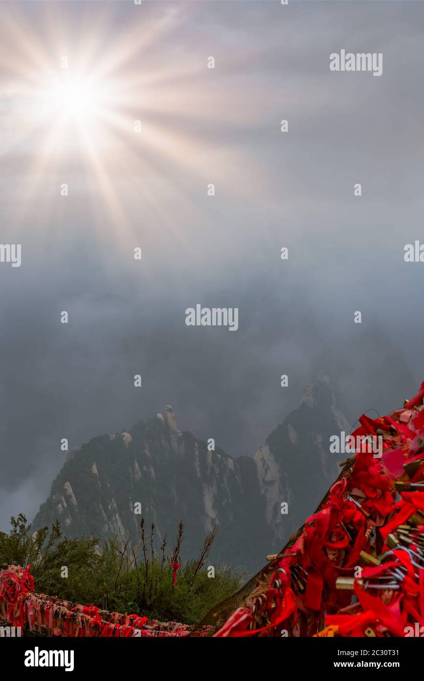 View of the stunning mountain landscape from the summit of West Peak on Huashan mountain, Xian, Shaanxi Province, China Stock Photo