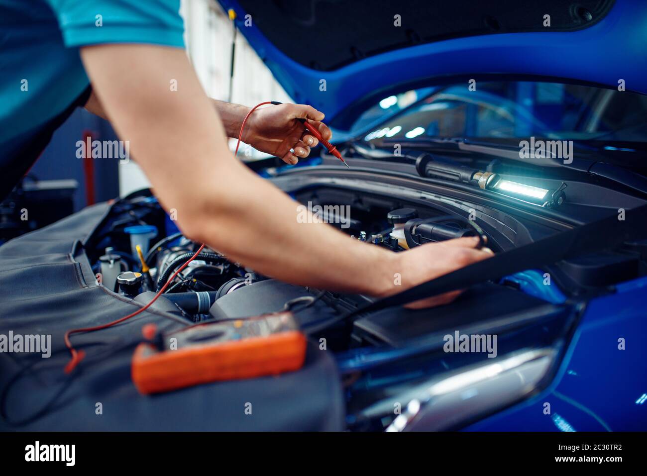 Auto electrician hi-res stock photography and images - Alamy