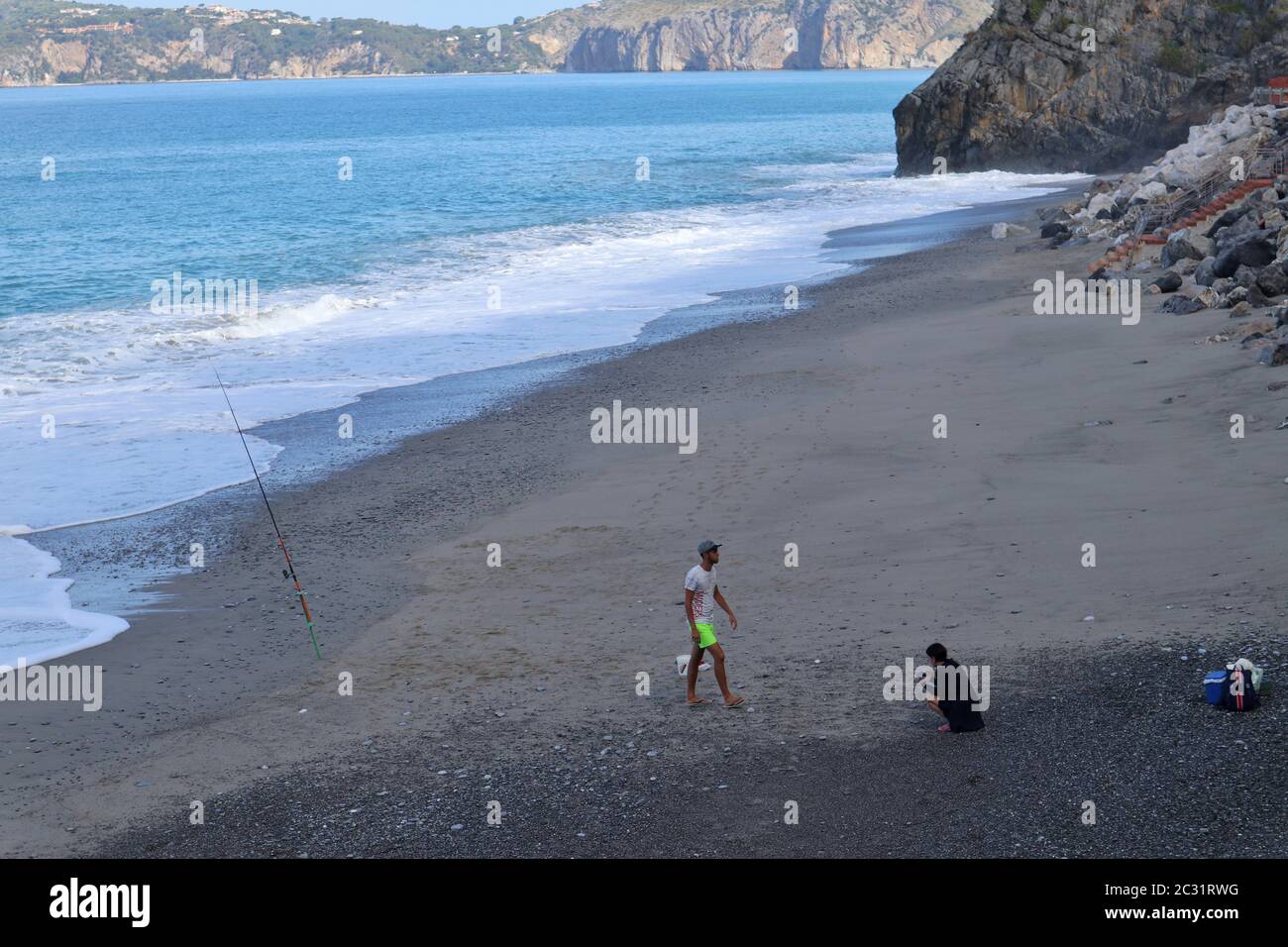Pesca sulla spiaggia hi-res stock photography and images - Alamy