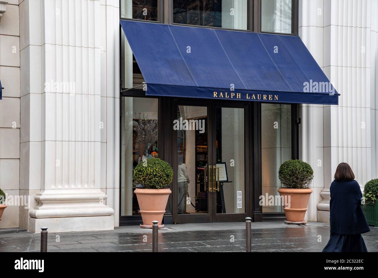 Ralph Lauren flagship store entrance - Omotesando, Tokyo Stock Photo - Alamy