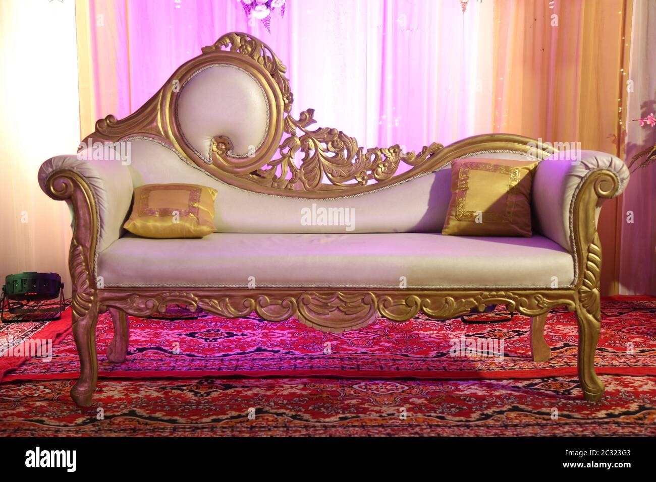 Wedding sofa chair hi-res stock photography and images - Alamy