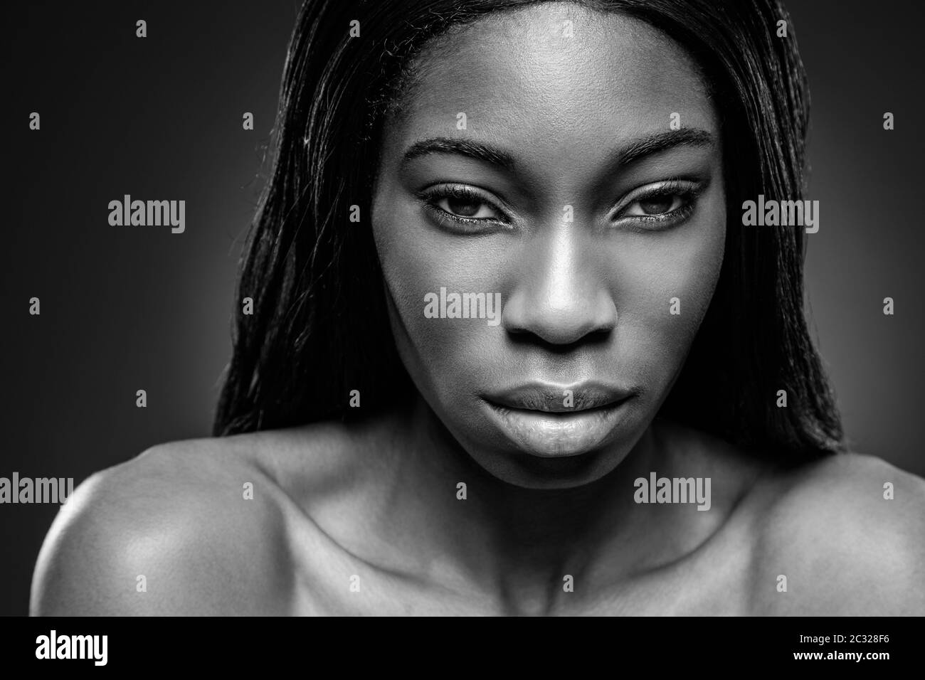 Face of an young black beauty in black and white Stock Photo - Alamy