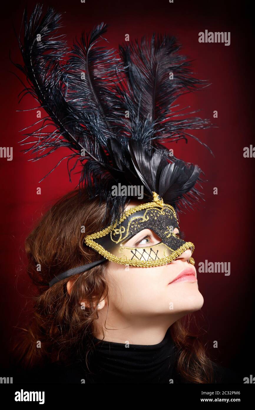 Woman with venetian mask hi-res stock photography and images - Alamy