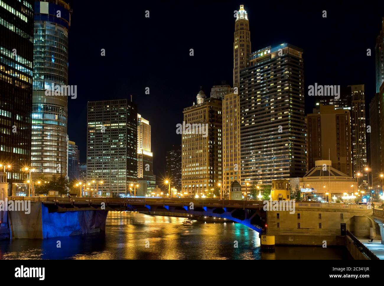 Modern tall street lights hi-res stock photography and images - Alamy