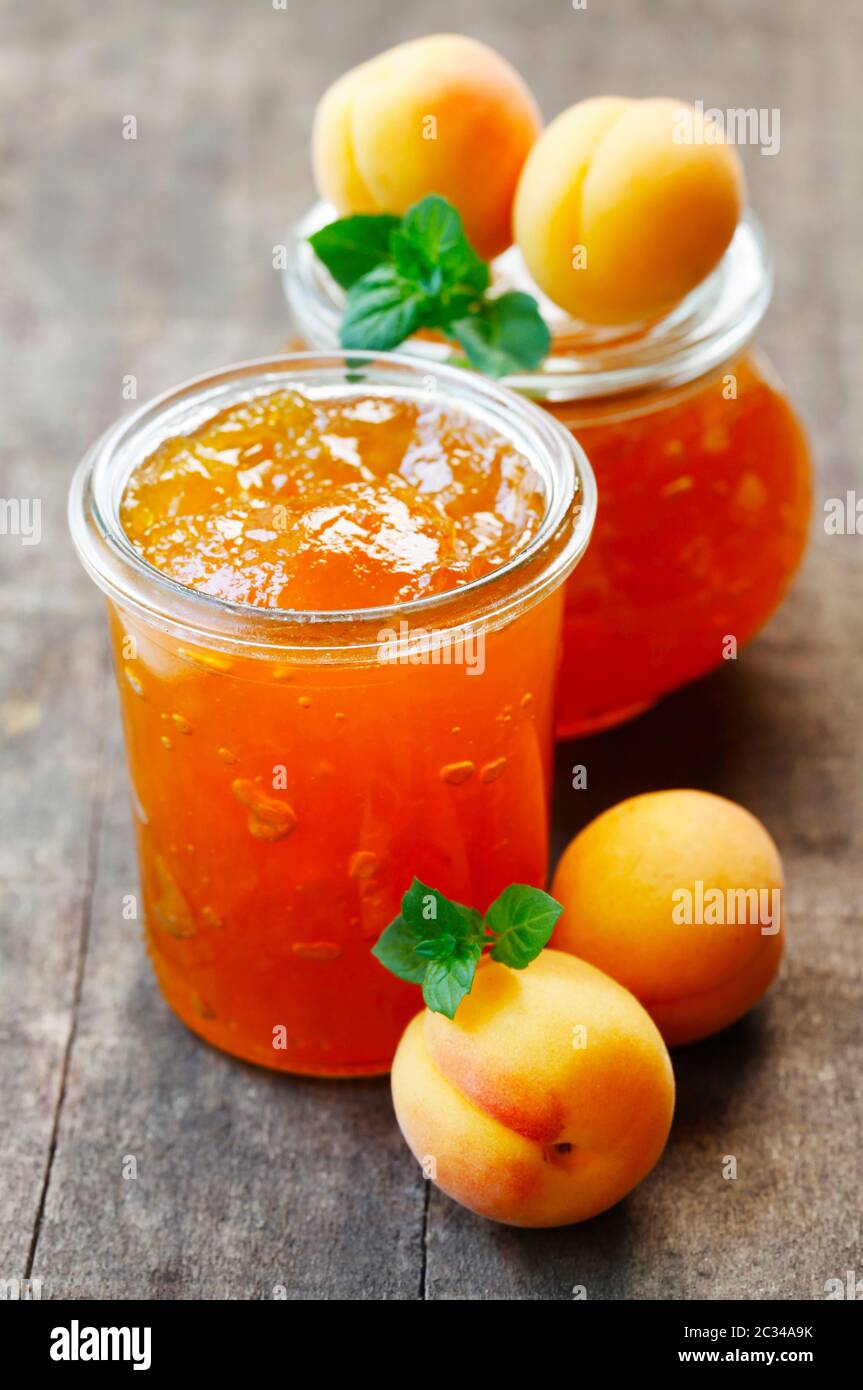 Two jam jars hi-res stock photography and images - Alamy