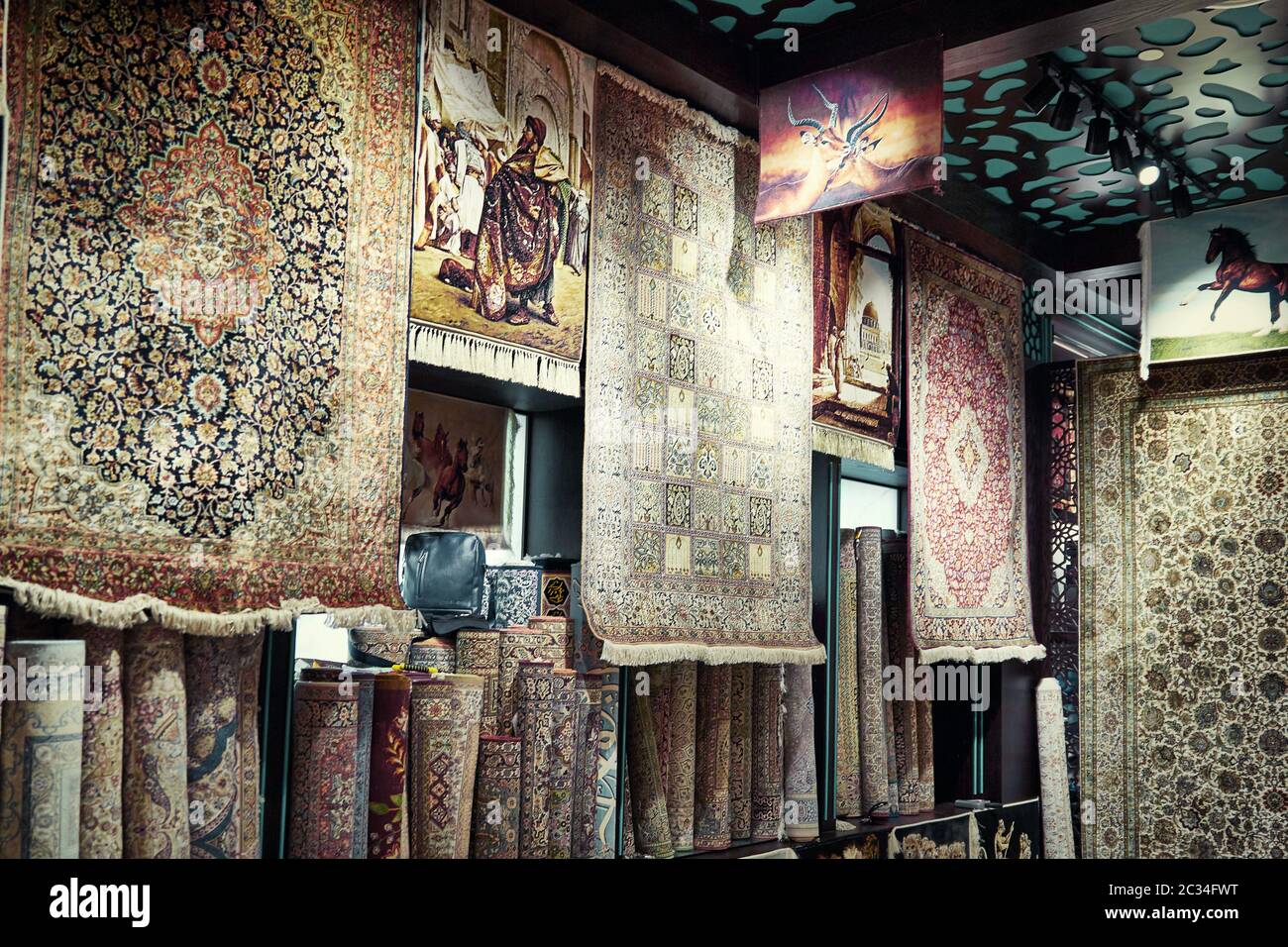 Traditional Arabic carpet shop in Emirates Stock Photo Alamy