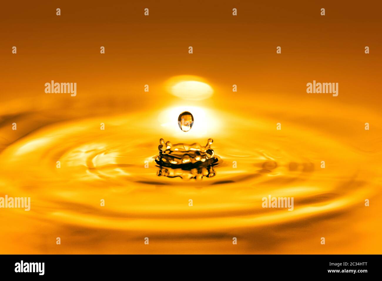 Oil drop ripple hires stock photography and images Alamy