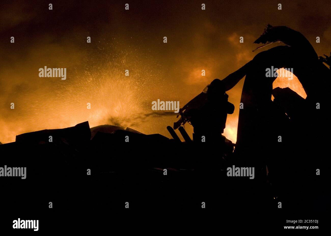 Work danger hi-res stock photography and images - Alamy