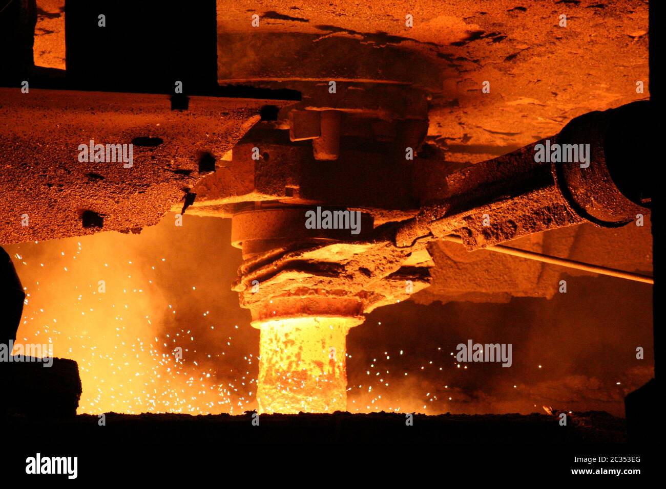 Metal casting process Stock Photo Alamy