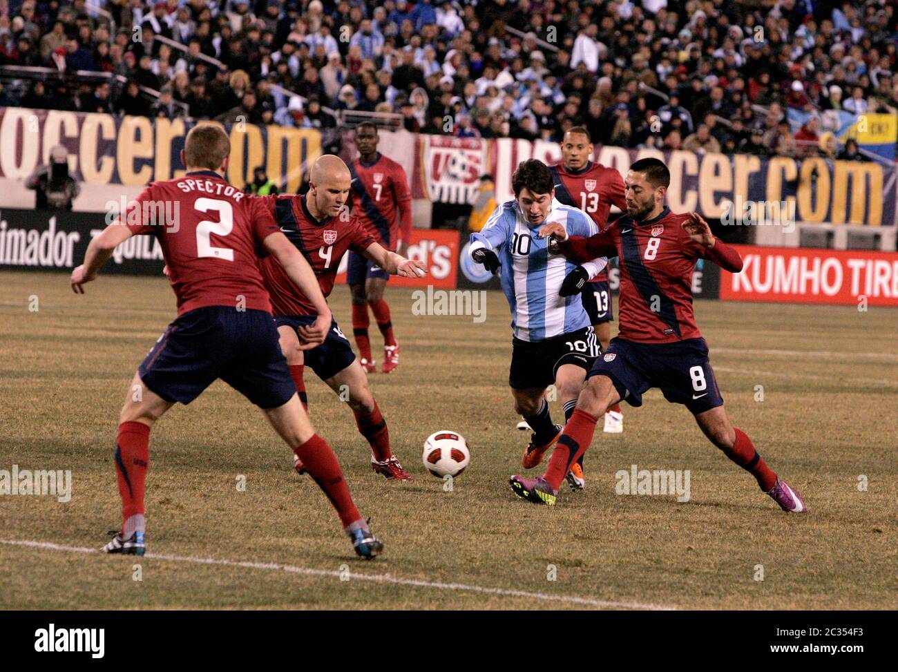 Lionel messi vertical image hi-res stock photography and images - Alamy