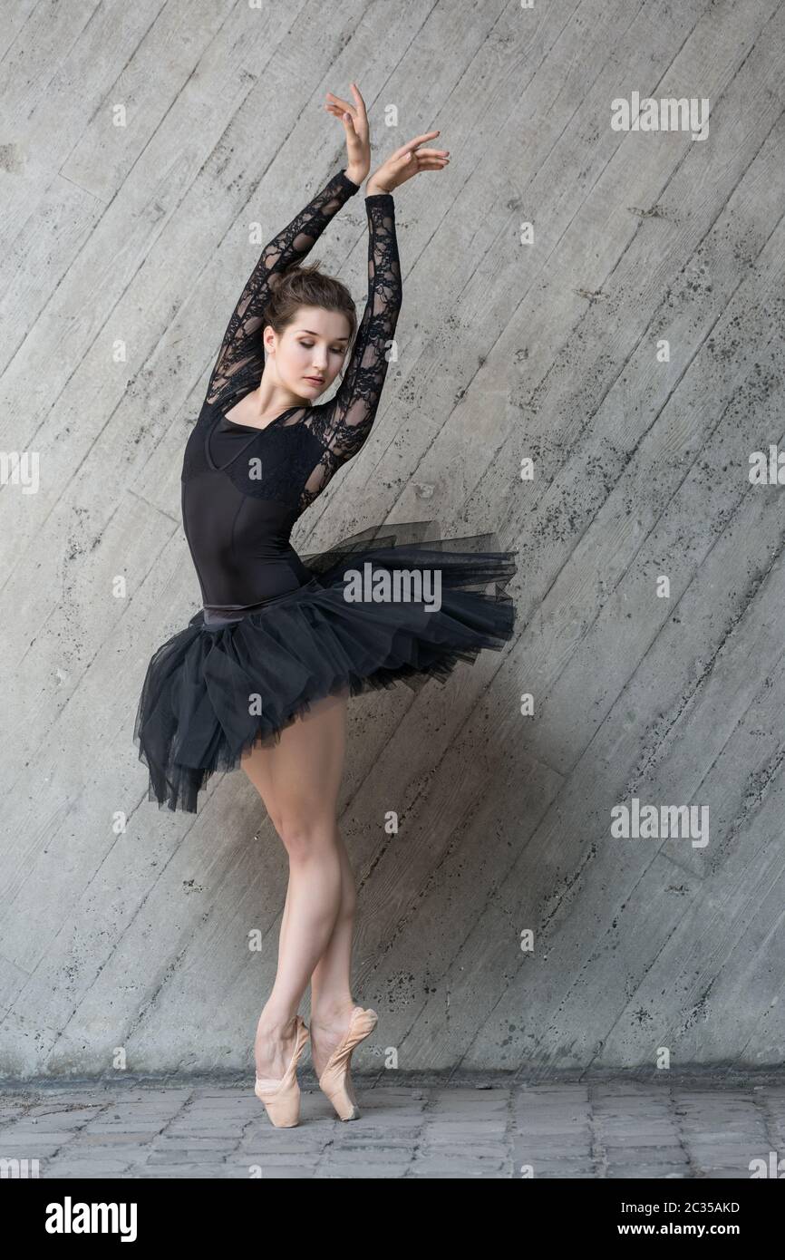 Female ballet dancer Stock Photo Alamy