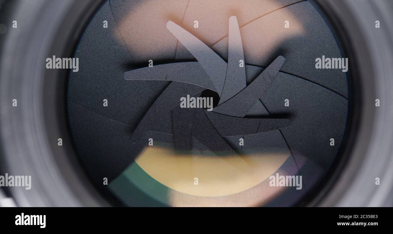 Changing the Camera lens aperture Stock Photo Alamy