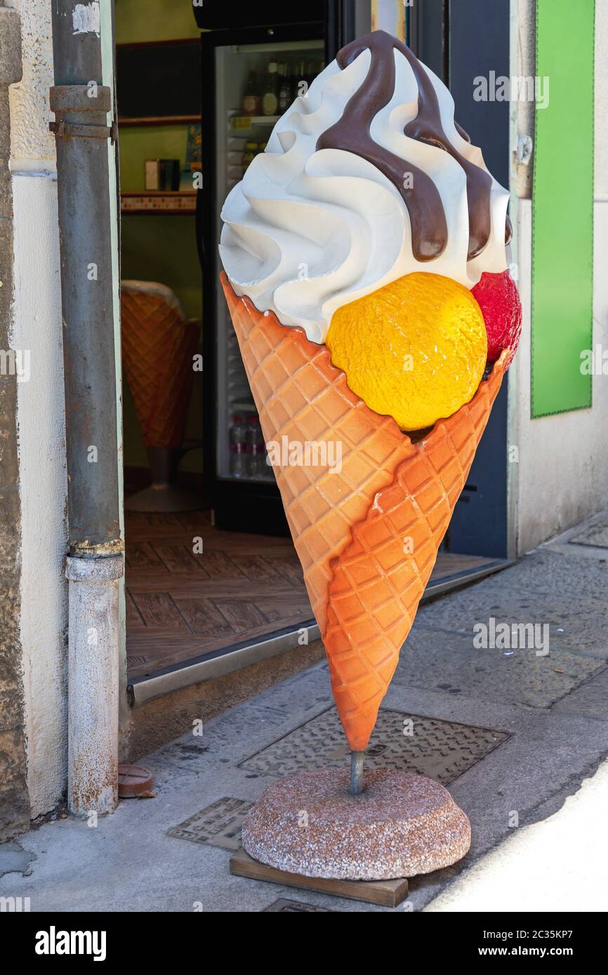 Big Ice Cream Cone Sign at Street Stock Photo Alamy