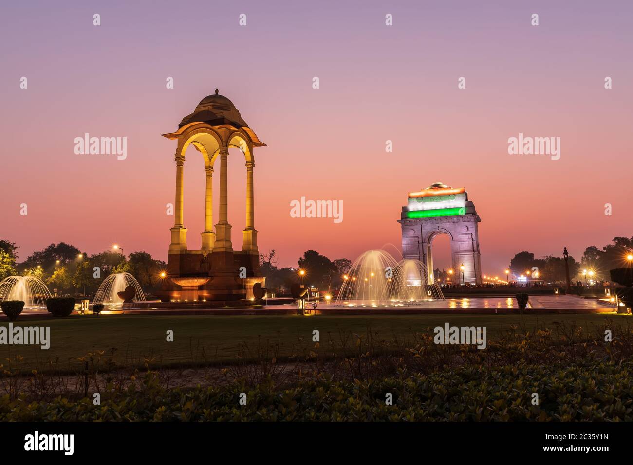 India Gate and the Canopy, sunset colours of New Delhi Stock Photo Alamy