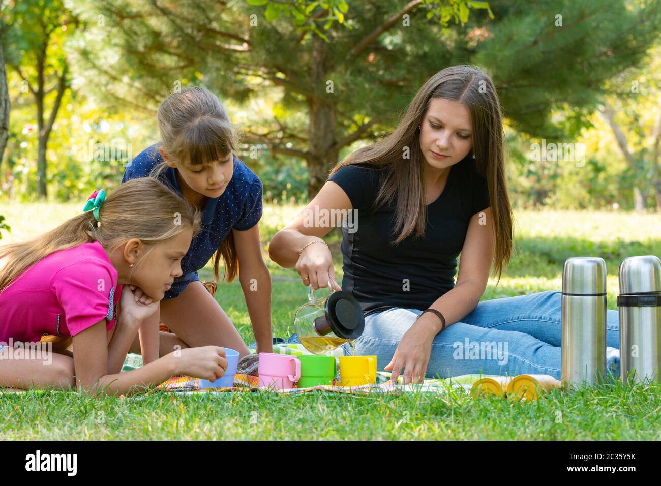Children picnic rug hi-res stock photography and images - Alamy