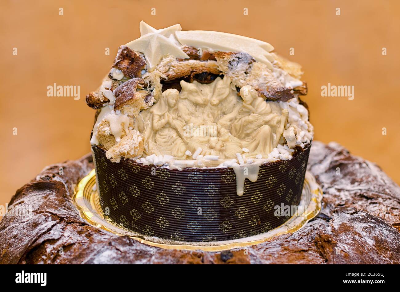 Le Gâteau Italien De Noël a Appelé Le Panettone Image stock - Image du  fête, gourmet: 35827305