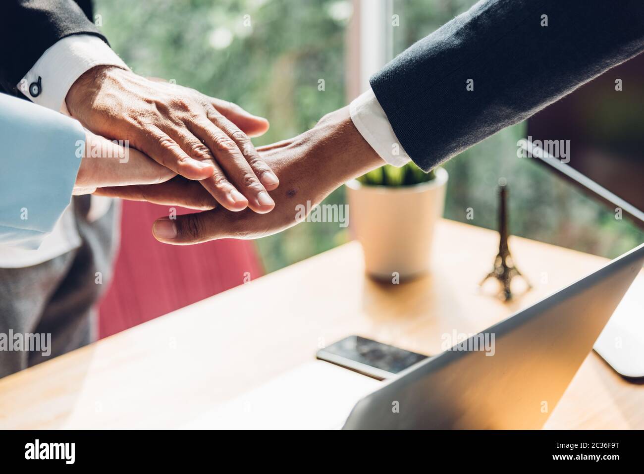 Coordination agreement hi-res stock photography and images - Alamy