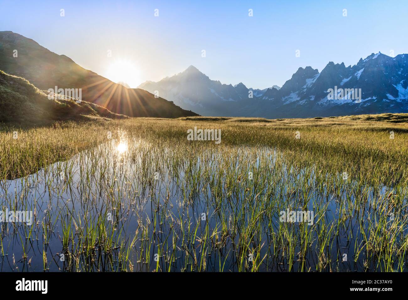 Mont blanc massif in the french alps hi-res stock photography and ...