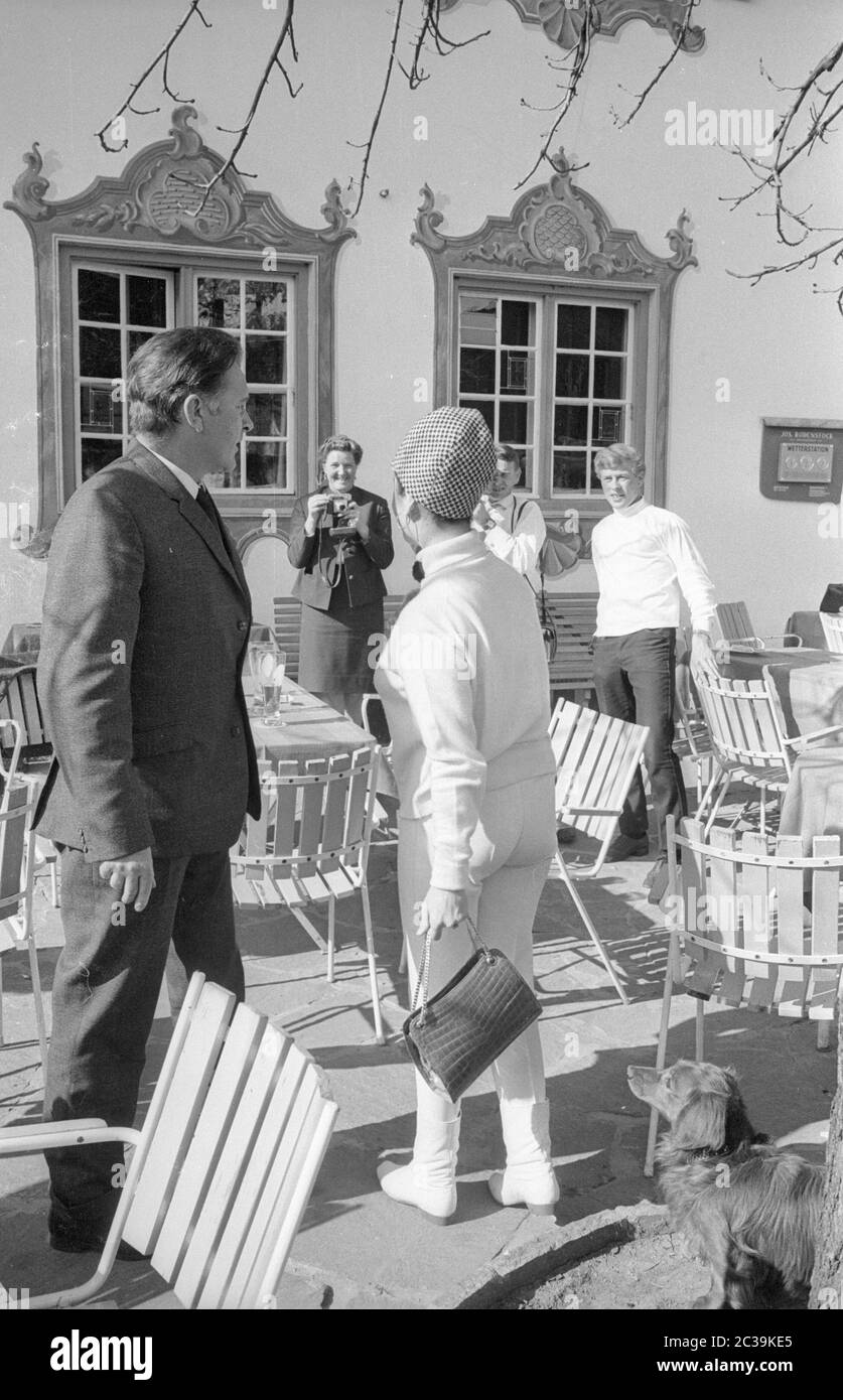 Elizabeth Taylor and Richard Burton in Gasthof Zur Post in Garmisch-Wallgau during the shootings for Burton's film ' The Spy Who Came in From the Cold'. Stock Photo
