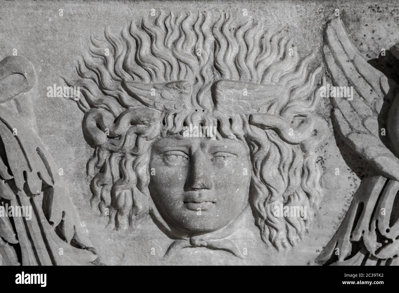 Medusa gorgon hi-res stock photography and images - Alamy