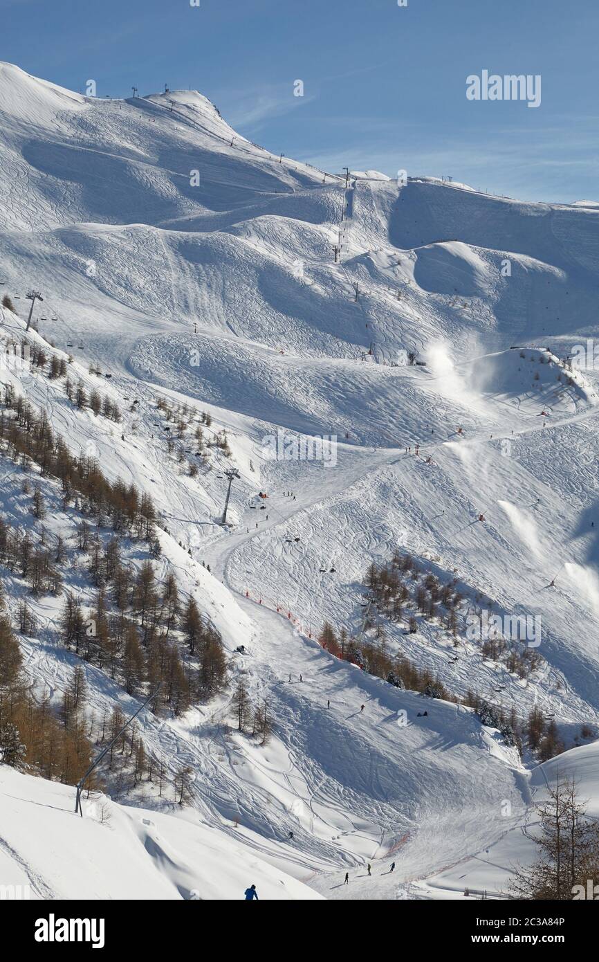View of the ski slopes in Les Orres Stock Photo