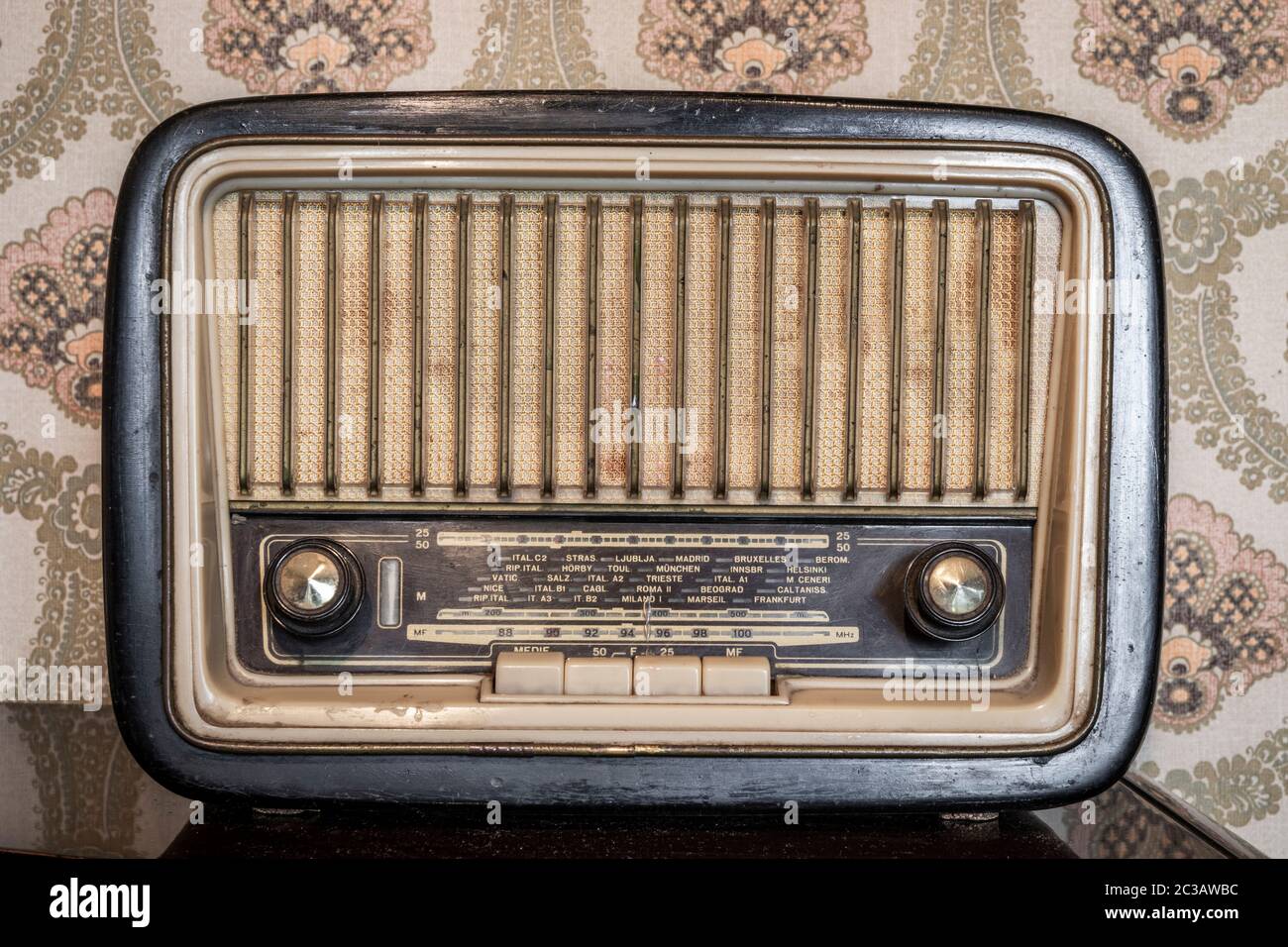 6 transistor old radio JVC 