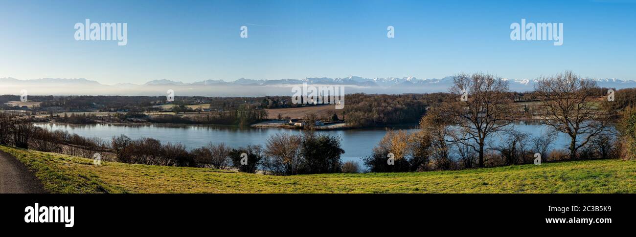 a view of the lake Gabas in the Pyrenees Atlantiques, mountains in the background Stock Photo