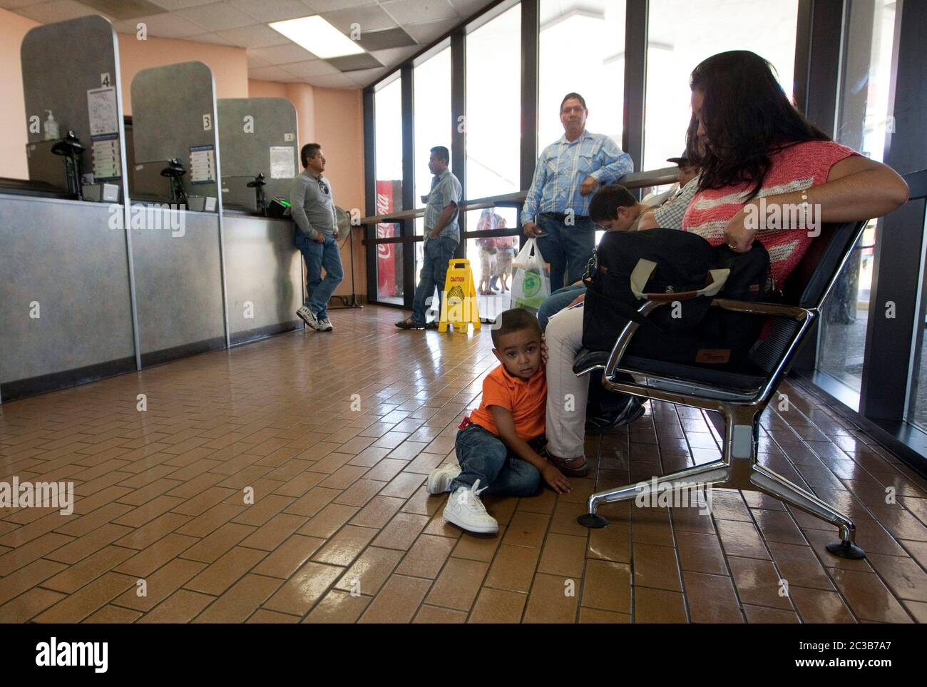 Mexico usa border child hi-res stock photography and images - Alamy