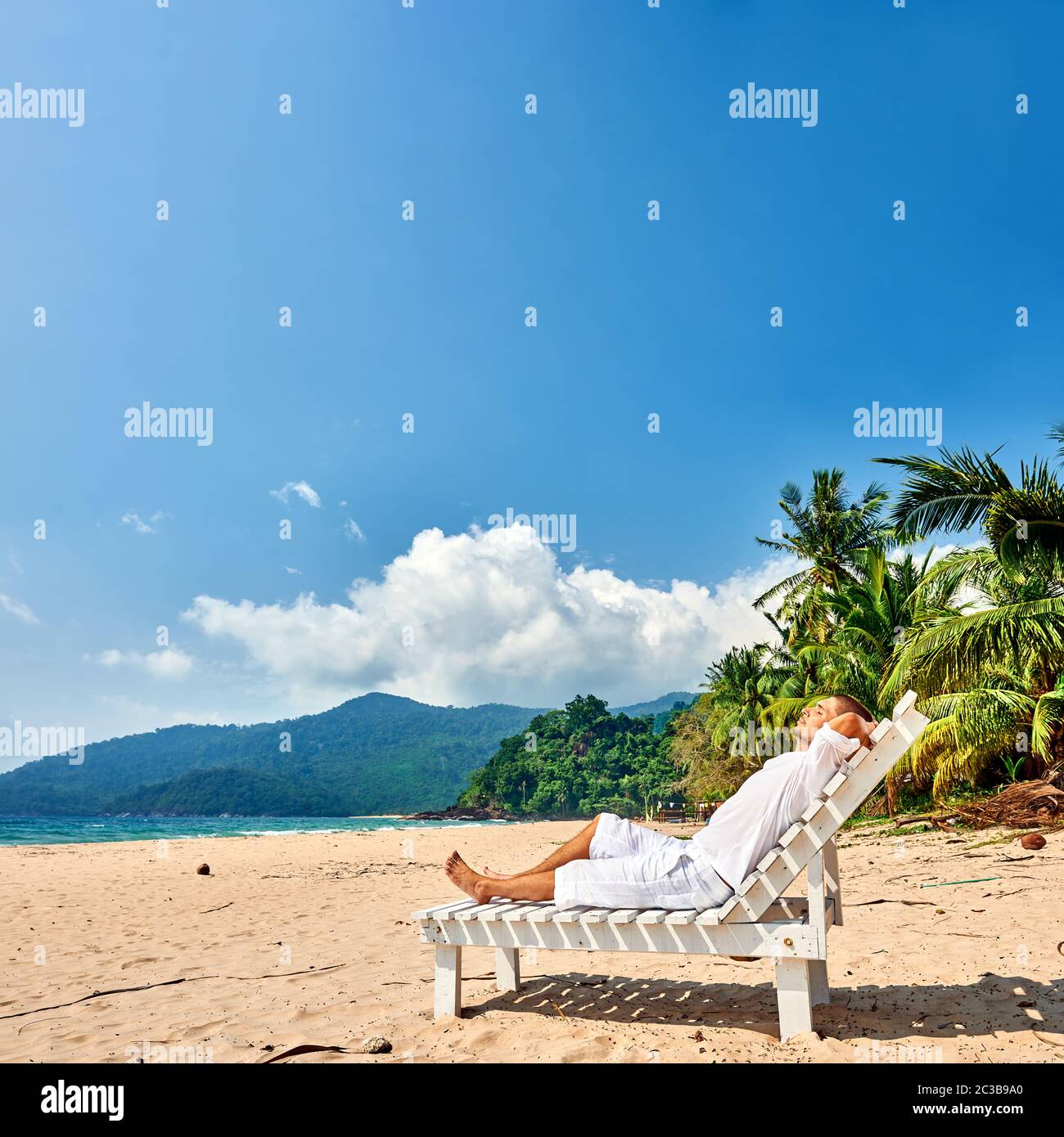 Sun tan bed hires stock photography and images Alamy