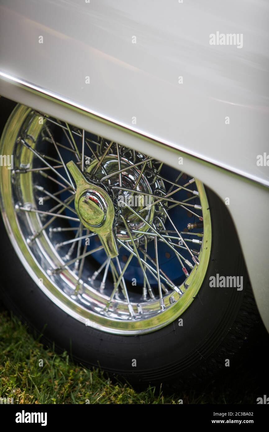 Close up shot of a vintage classic car spoke wheel Stock Photo Alamy