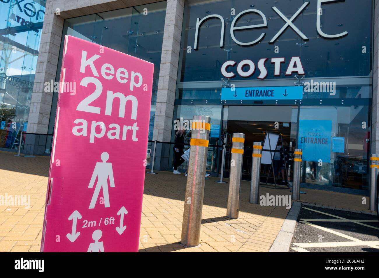Edinburgh, Scotland, UK. 19 June, 2020. Several shops at Straiton