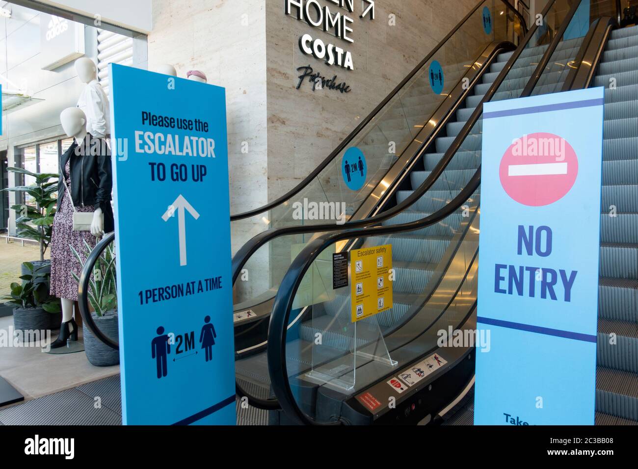 Edinburgh, Scotland, UK. 19 June, 2020. Several shops at Straiton