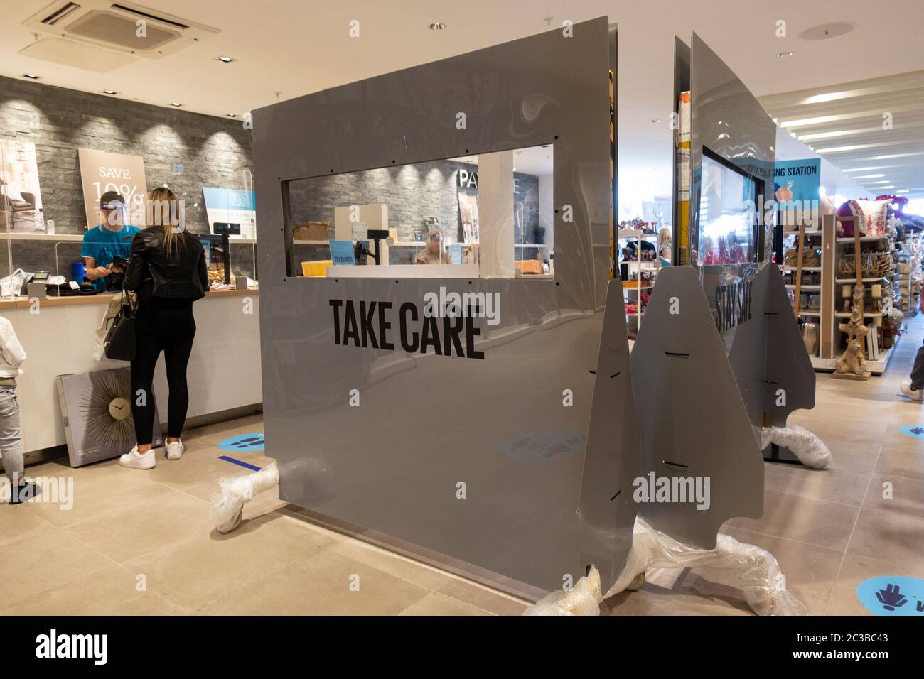 Edinburgh, Scotland, UK. 19 June, 2020. Several shops at Straiton
