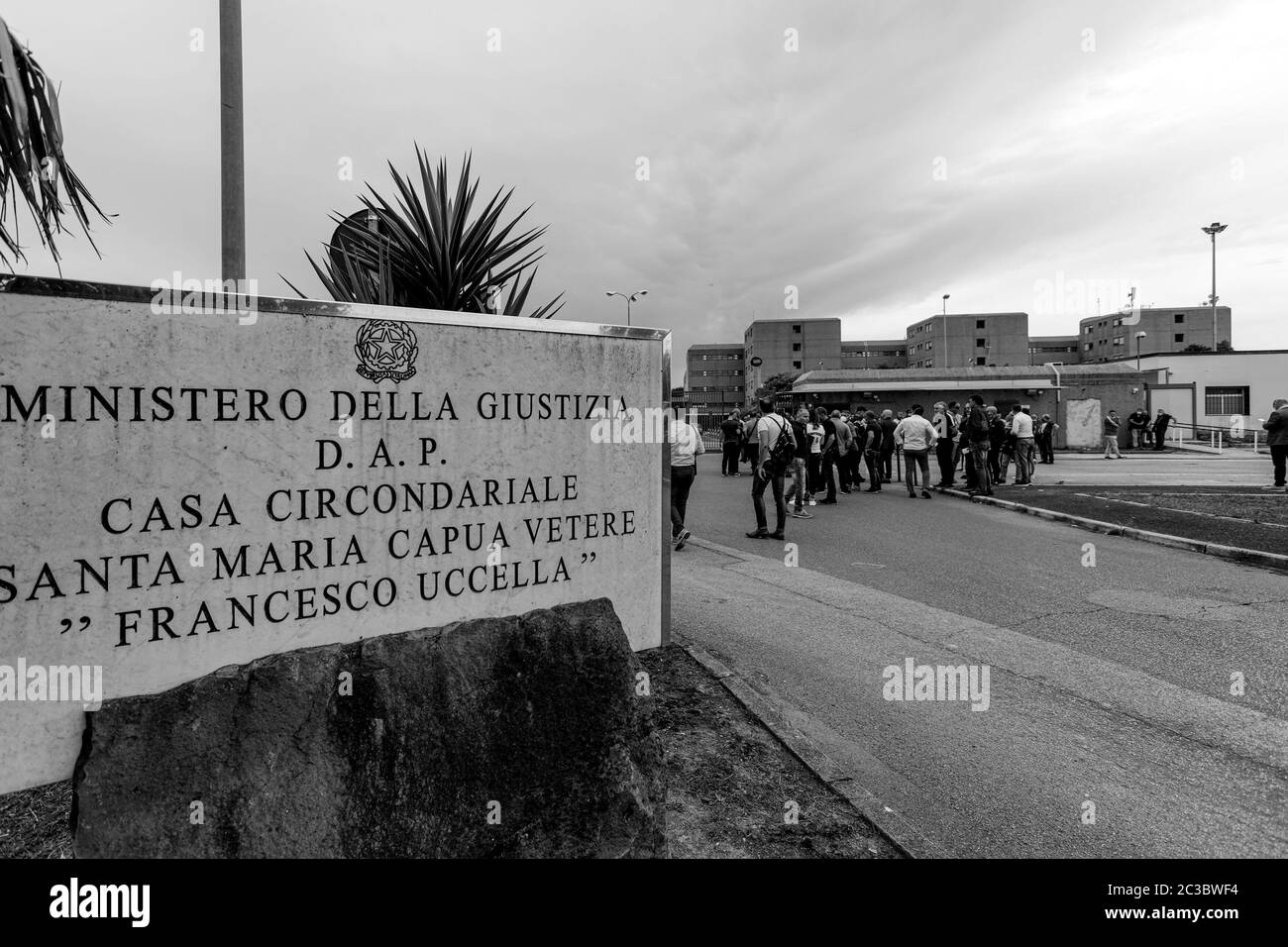 Santa Maria Capua Vetere Campania Italia 19th June 2020 06 19 2020 Santa Maria Capua Vetere Ce The Police Unions Demonstrate Outside The Prison In Solidarity With The 54 Colleagues Suspected Of Torture During