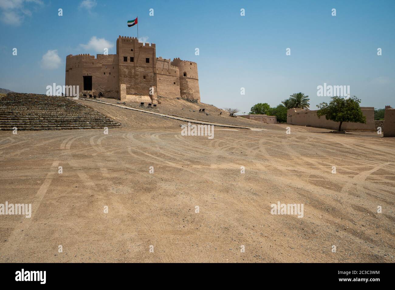 Fujairah Fort is located in the city of Fujairah and is an interesting tourist attraction in the