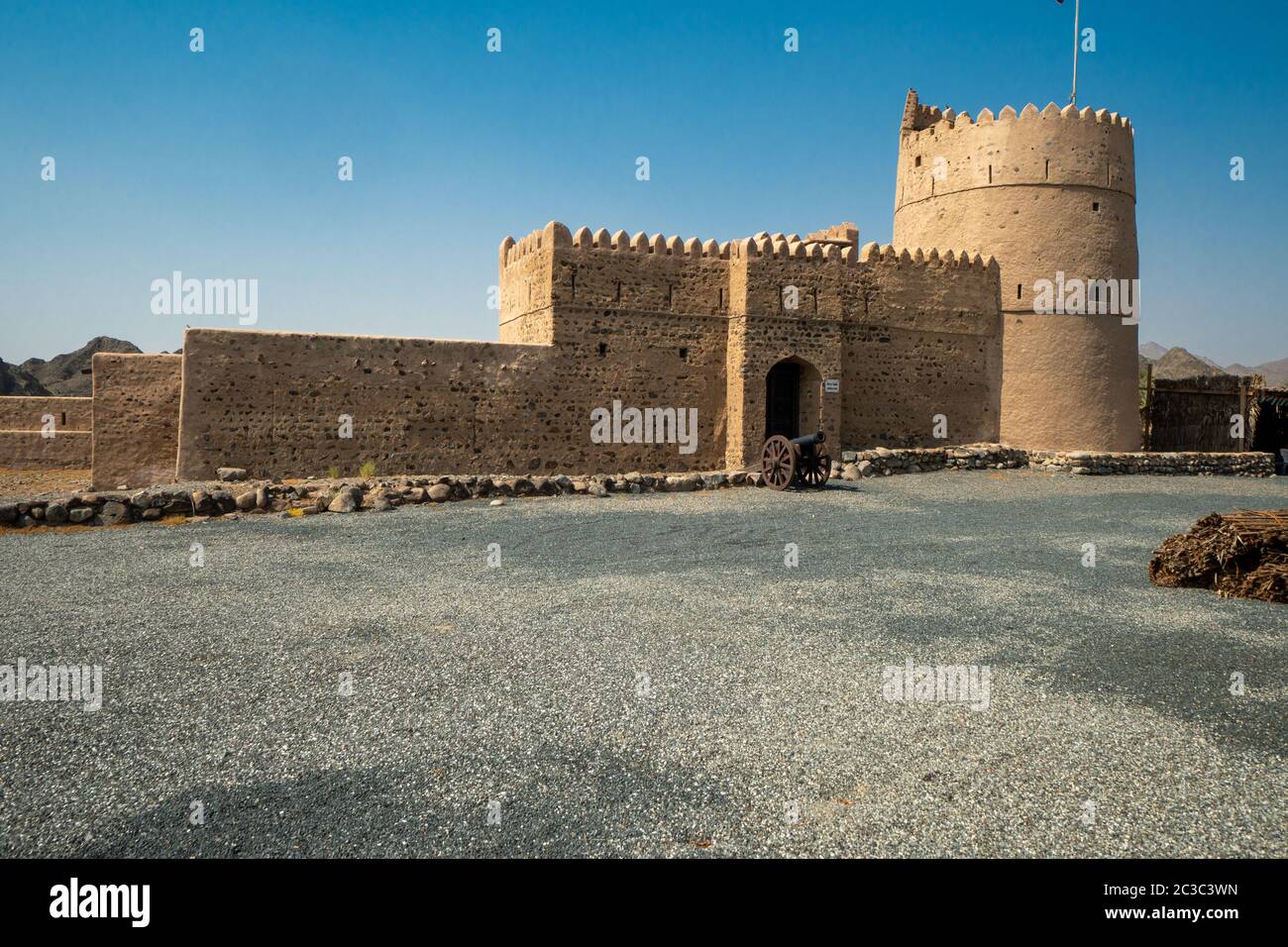 Al Hail Fort is located close to the city of Fujairah and is an