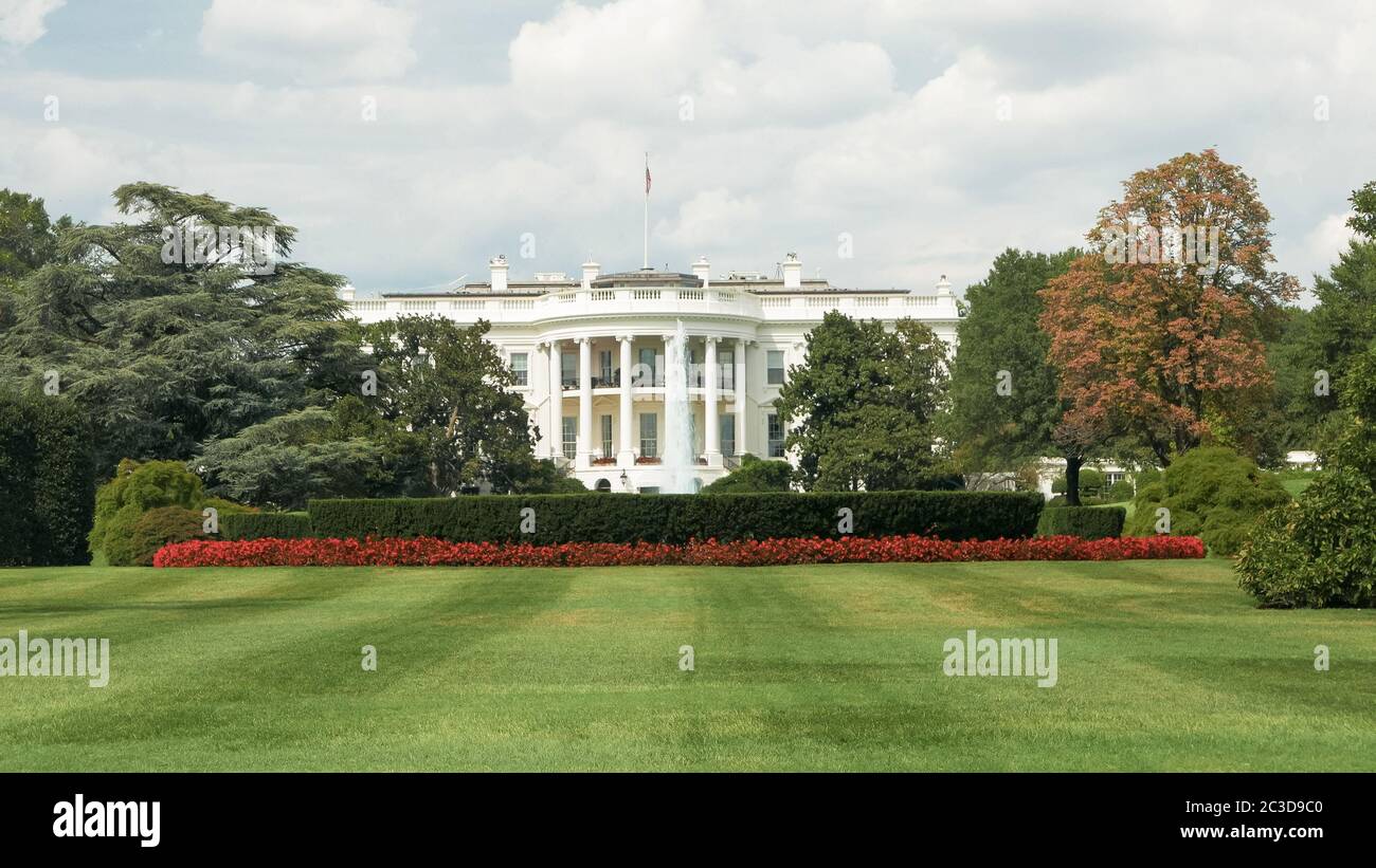 view of the white house in washington from the south lawn Stock Photo
