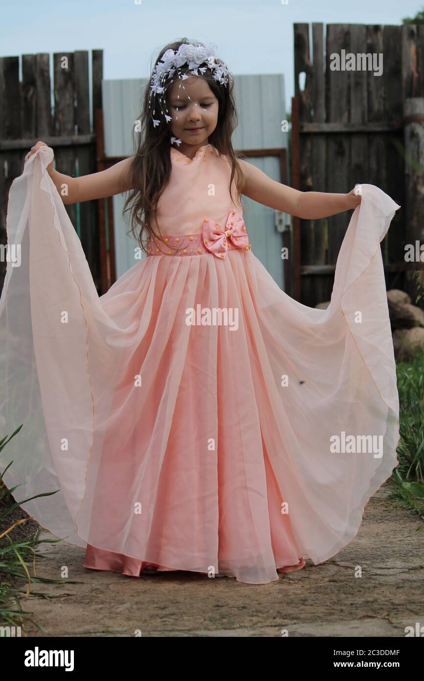 Little girl in wedding dress hotsell