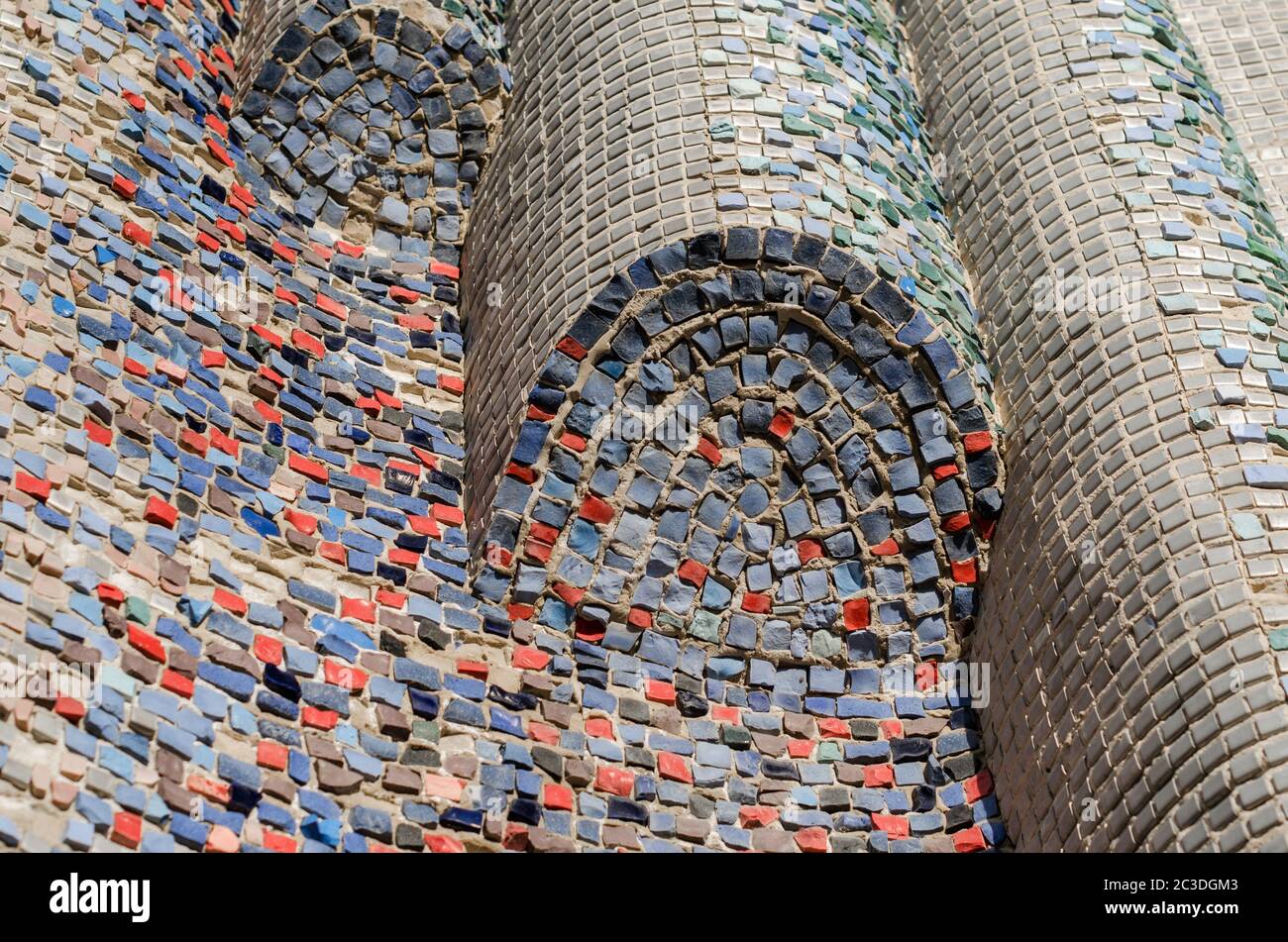 Red mosaic close up hi-res stock photography and images - Alamy