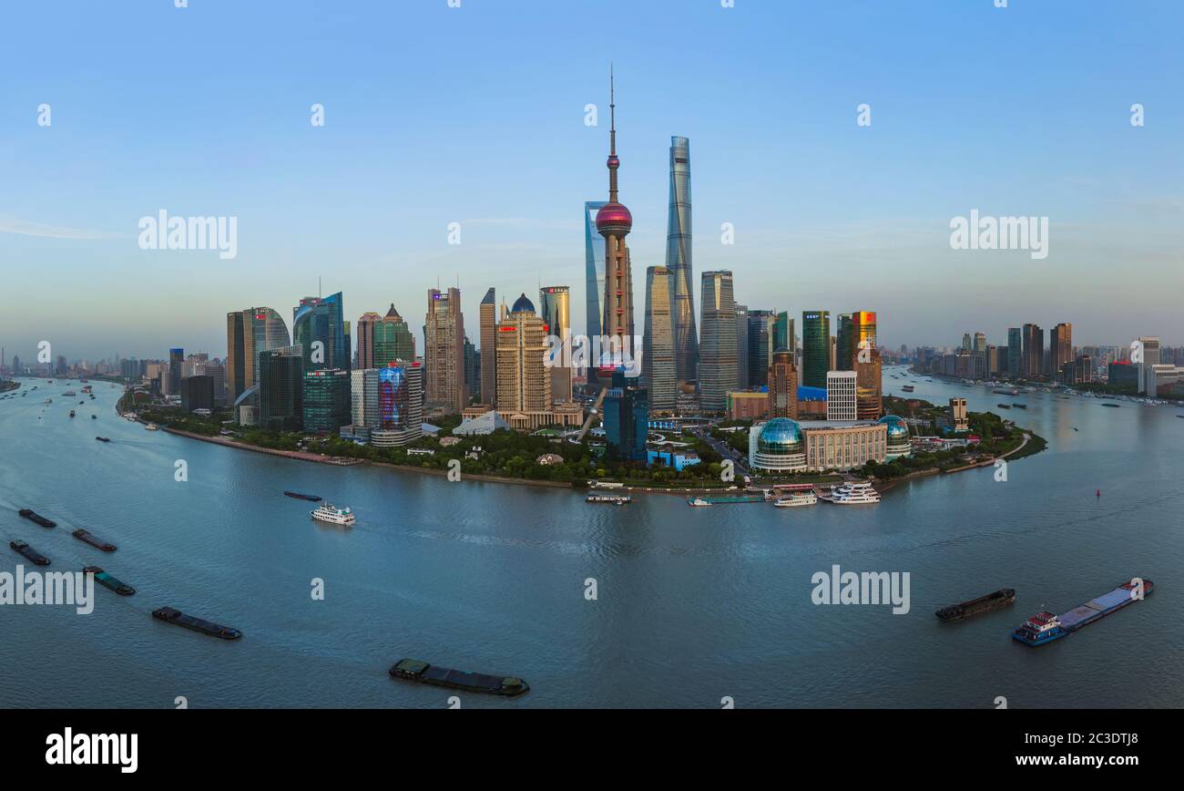 Skyline de pudong hi-res stock photography and images - Alamy